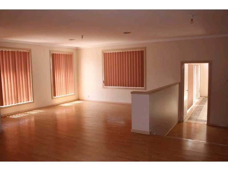 2 Binaburra Place, Karabar NSW 2620