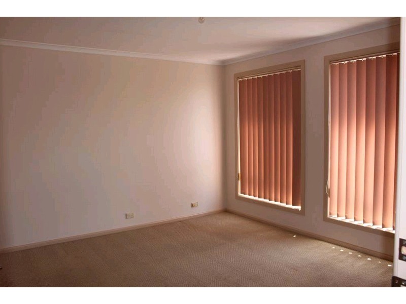 2 Binaburra Place, Karabar NSW 2620