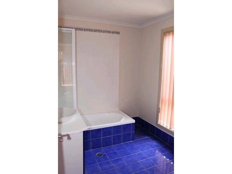 2 Binaburra Place, Karabar NSW 2620