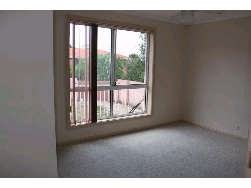 2 Binaburra Place, Karabar NSW 2620