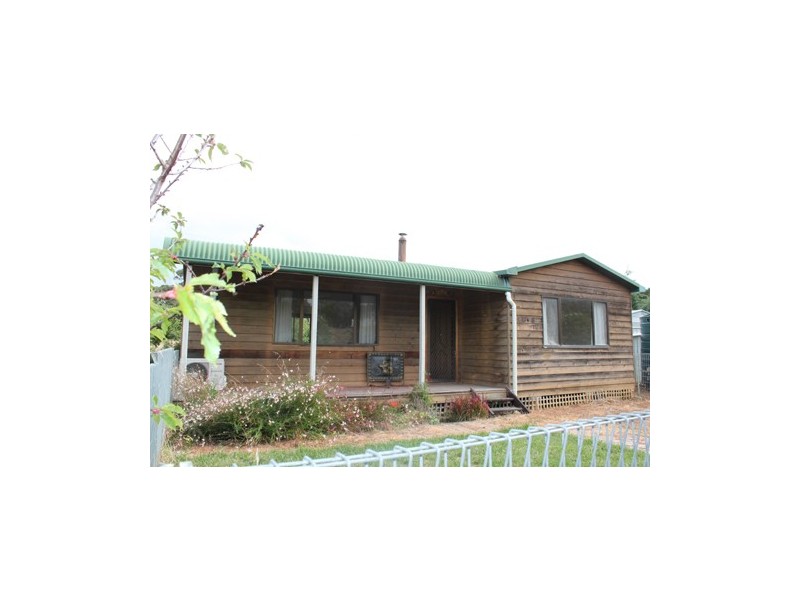 39 Brooks Creek Lane, Gundaroo NSW 2620