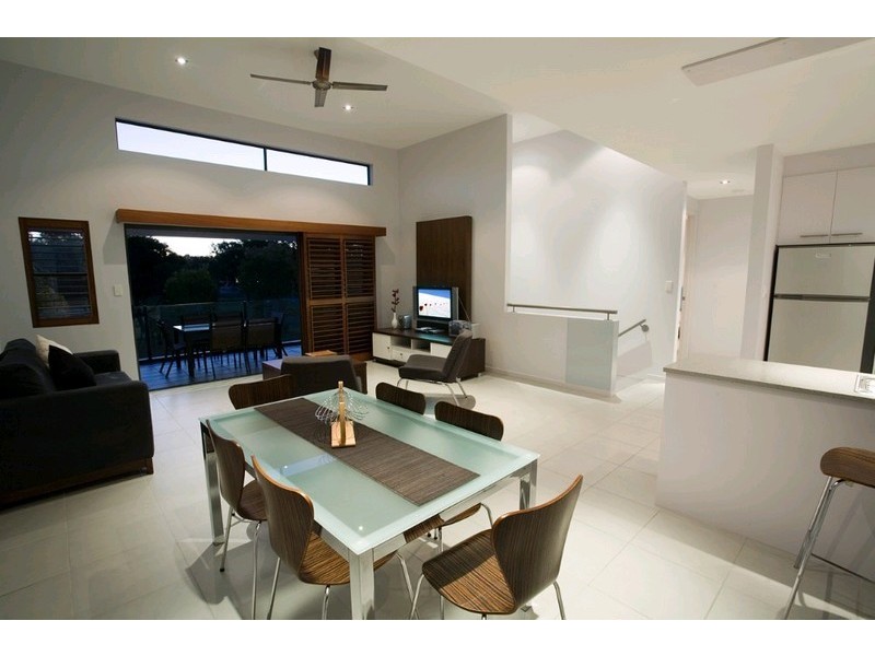 2/129 Noosa Parade, Noosaville QLD 4566