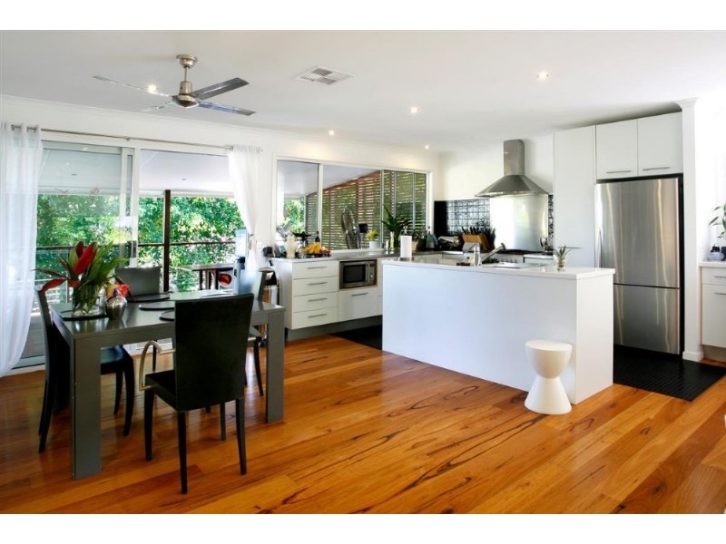 25 Currawong Street, Noosa Heads QLD 4567