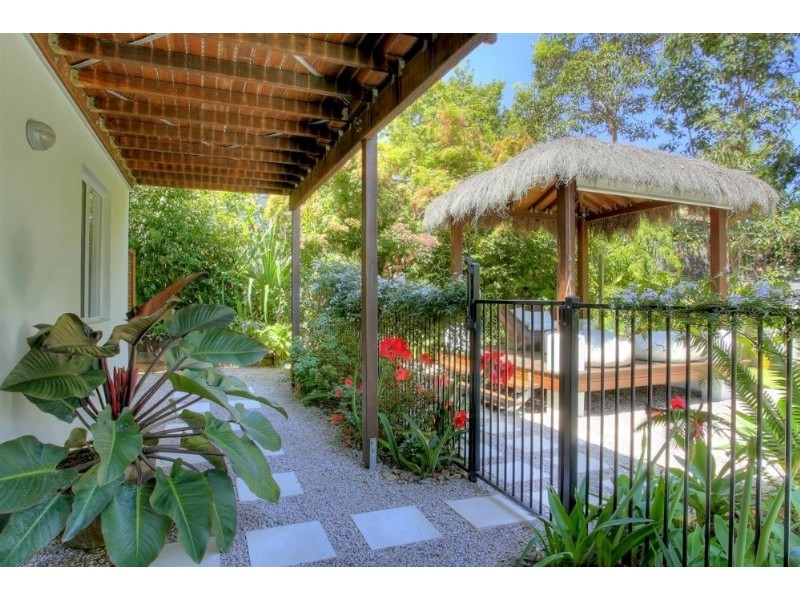 25 Currawong Street, Noosa Heads QLD 4567