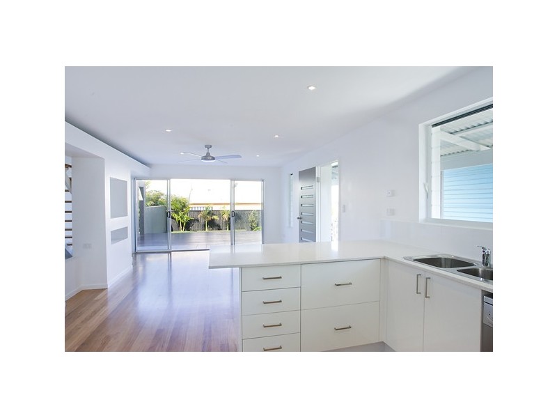 2/20 Orealla Crescent, Sunrise Beach QLD 4567