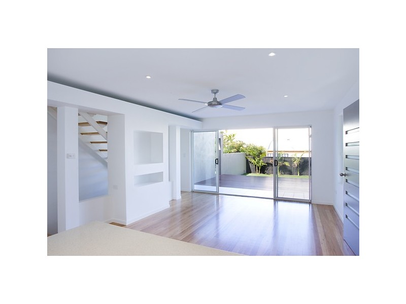 2/20 Orealla Crescent, Sunrise Beach QLD 4567