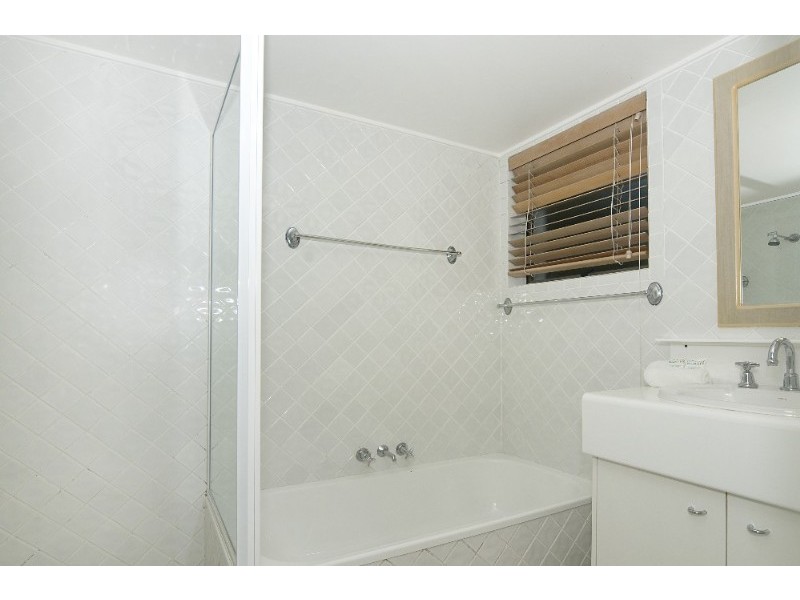 2/42 Alderly Terrace, Little Cove QLD 4567
