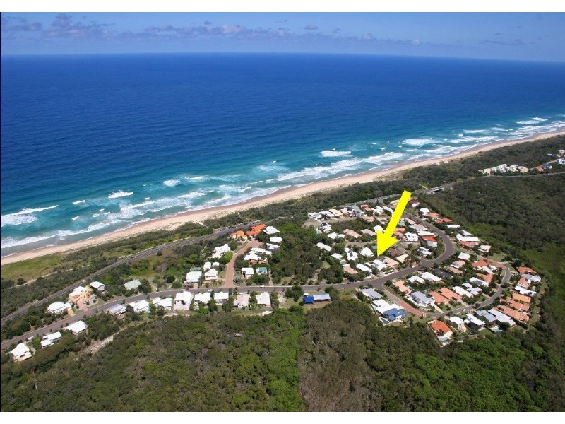 20 Wavecrest Drive, Castaways Beach QLD 4567