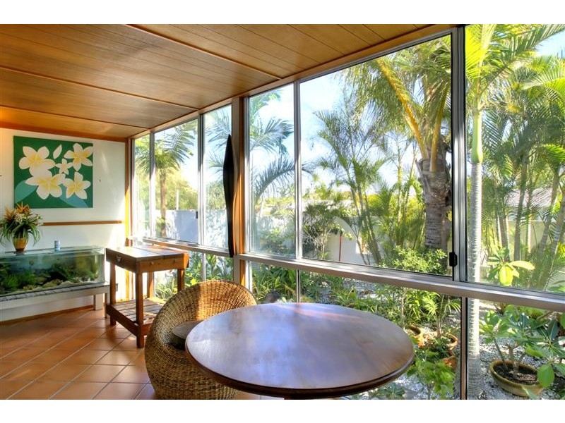 20 Wavecrest Drive, Castaways Beach QLD 4567