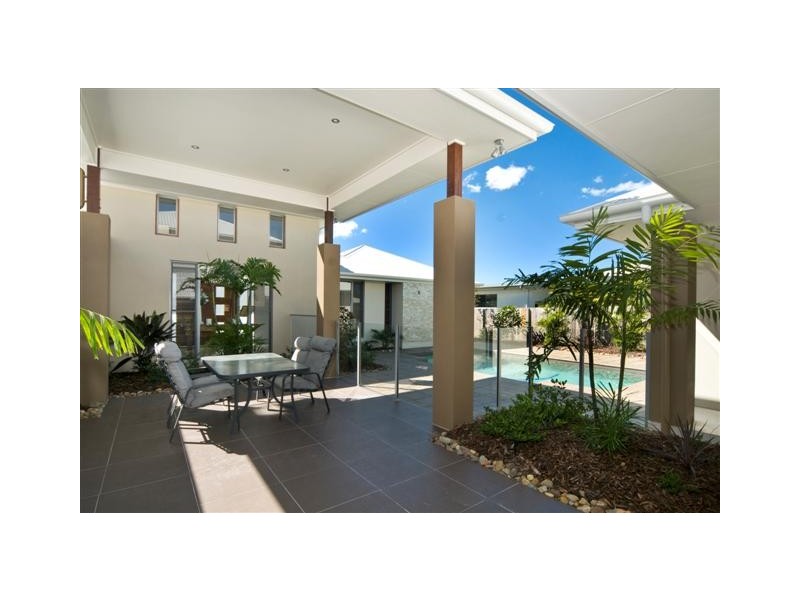 6 Aspera Place, Noosaville QLD 4566