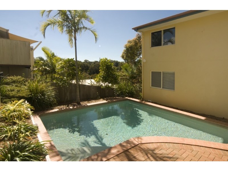 2/82 Southern Cross Parade, Sunrise Beach QLD 4567