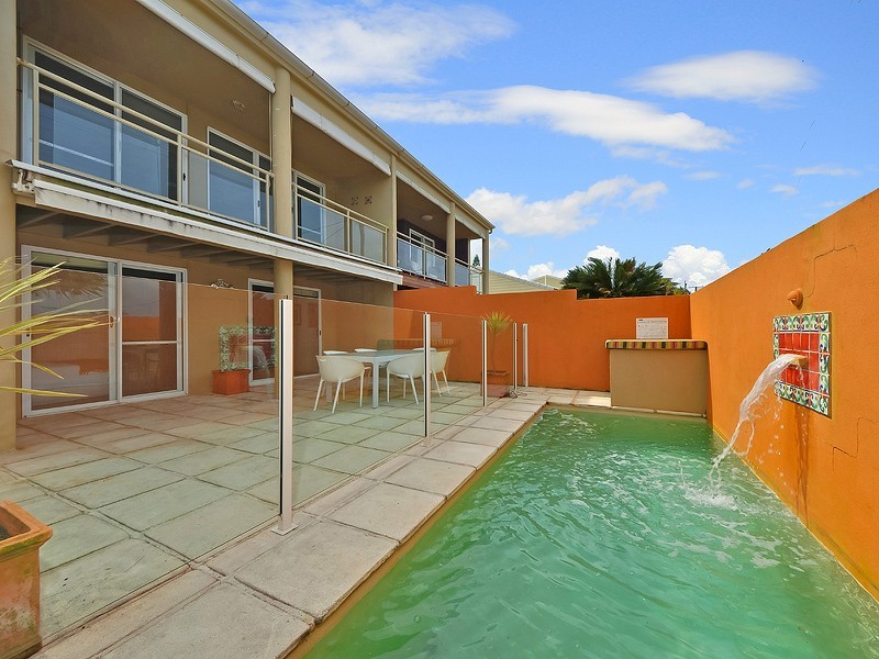 2/18 Corsair Crescent, Sunrise Beach QLD 4567