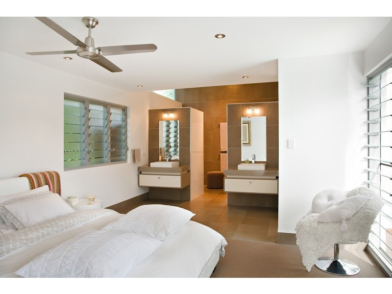 2 Brolga Lane, Noosa Heads QLD 4567