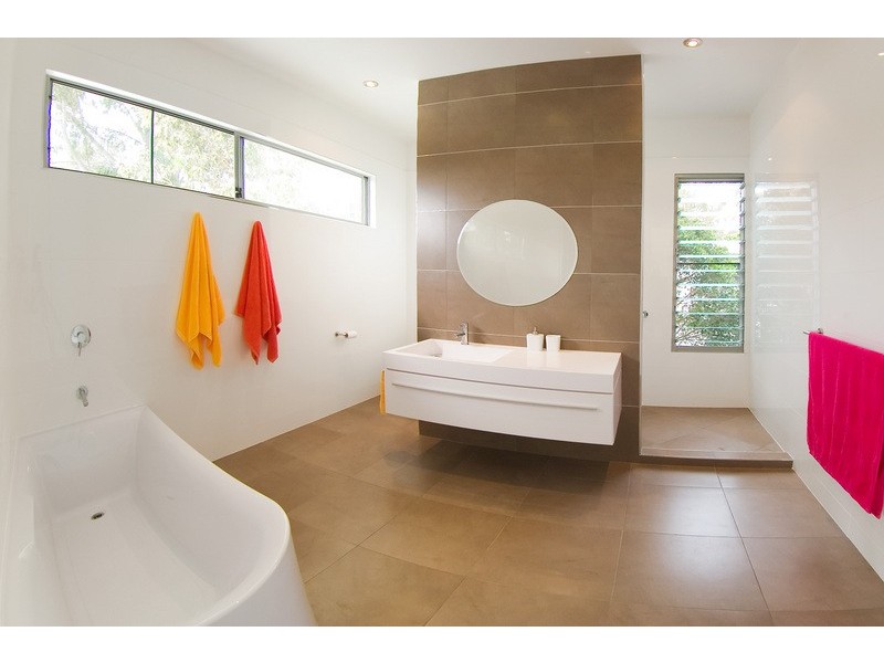 2 Brolga Lane, Noosa Heads QLD 4567