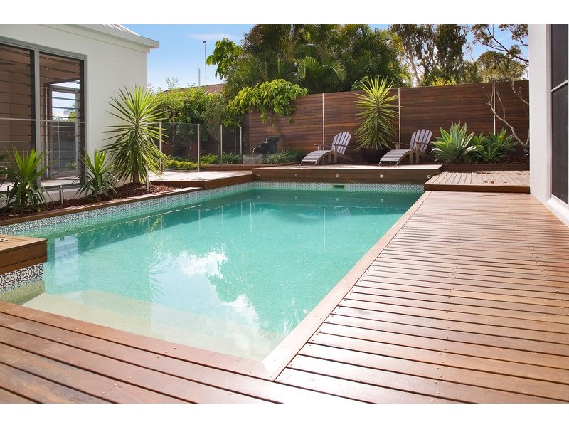 2 Brolga Lane, Noosa Heads QLD 4567