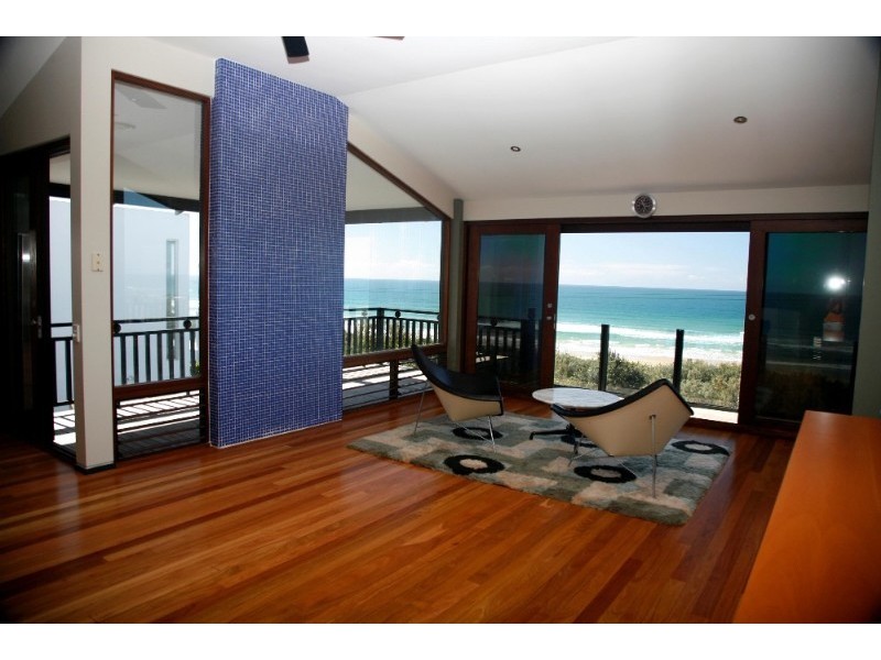 14 Tropicana Rise, Castaways Beach QLD 4567