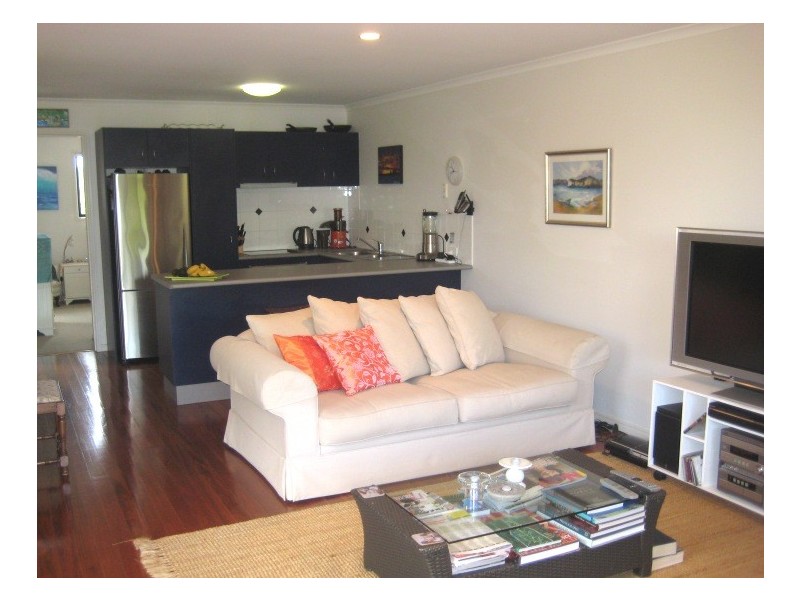 1/4 Advance Place, Sunrise Beach QLD 4567