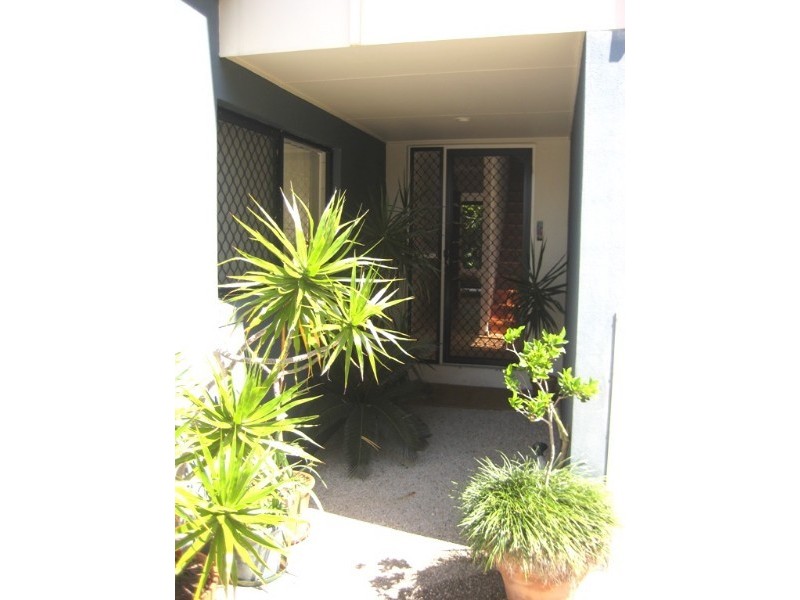 1/4 Advance Place, Sunrise Beach QLD 4567