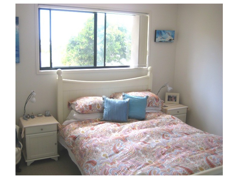 1/4 Advance Place, Sunrise Beach QLD 4567