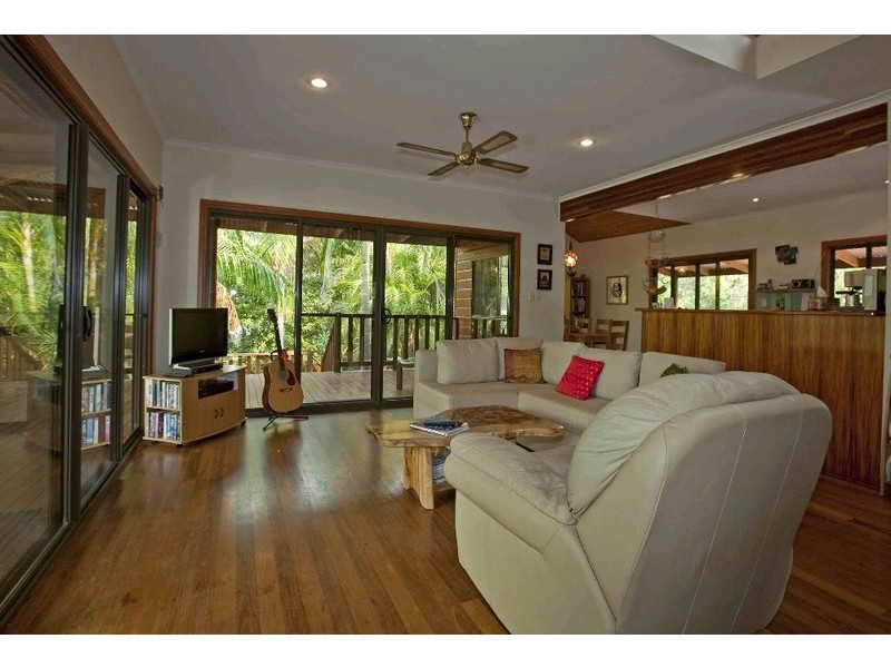 28 Gilson Road, Cootharaba QLD 4565