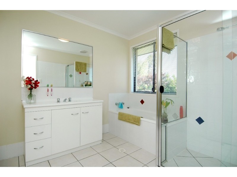 40 Edington Drive, Cooroibah QLD 4565