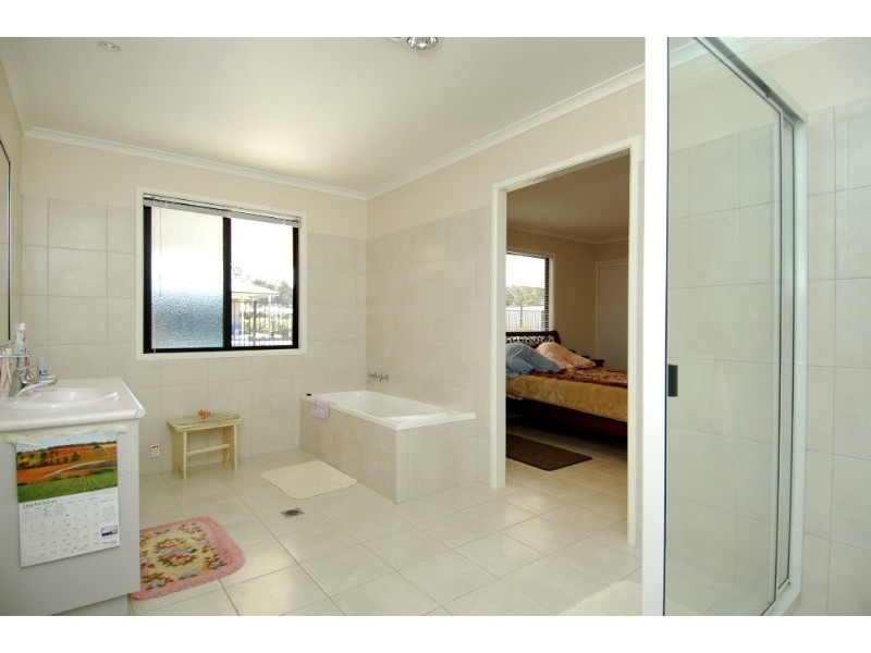 40 Edington Drive, Cooroibah QLD 4565