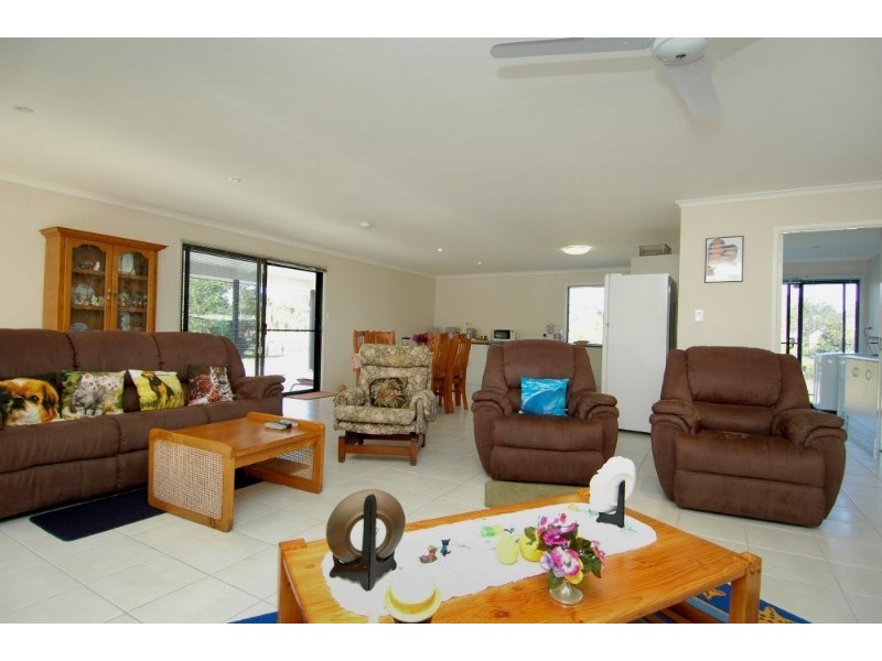 40 Edington Drive, Cooroibah QLD 4565