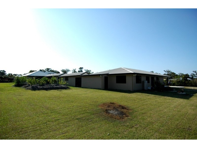 40 Edington Drive, Cooroibah QLD 4565