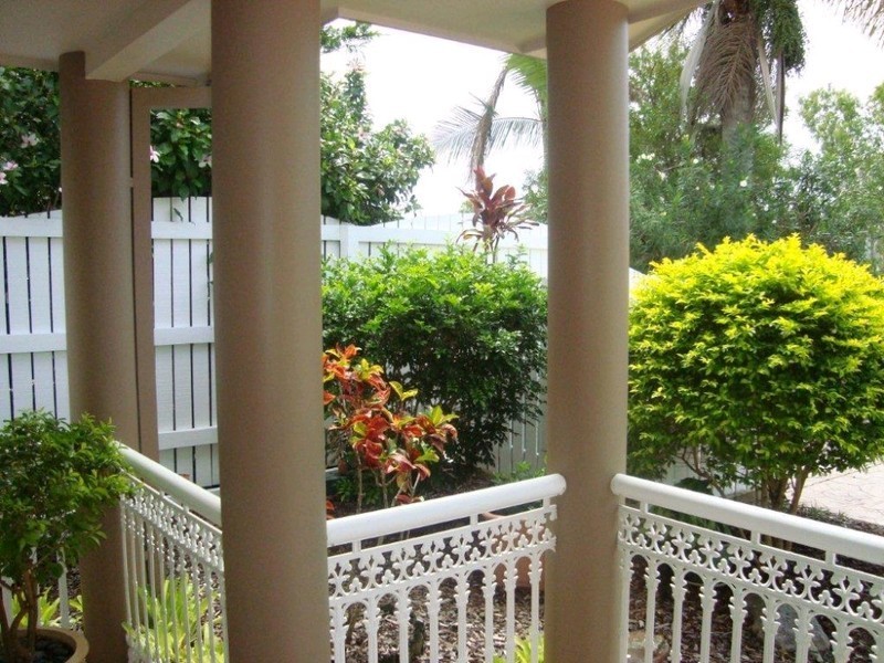 1/61 Southern Cross Parade, Sunrise Beach QLD 4567