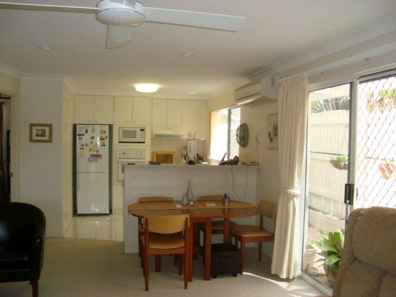 1/61 Southern Cross Parade, Sunrise Beach QLD 4567