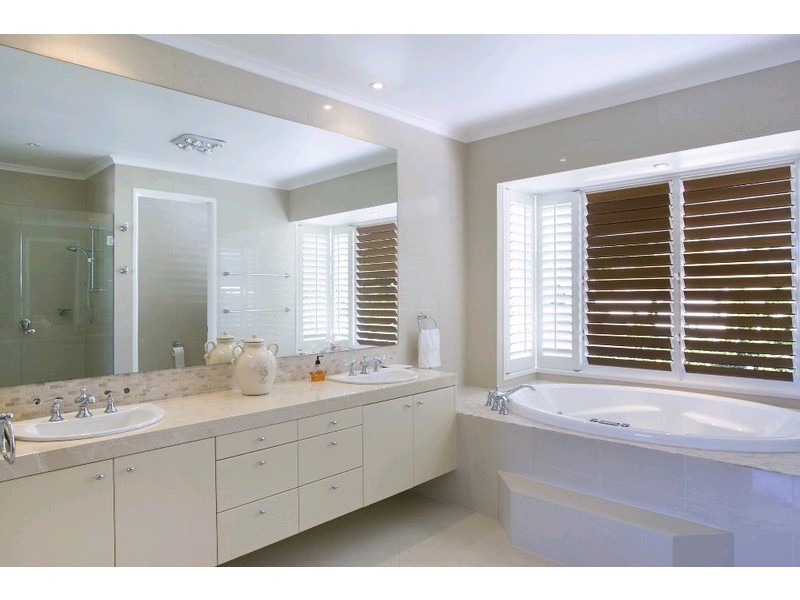 6 Wesley Court, Noosa Heads QLD 4567