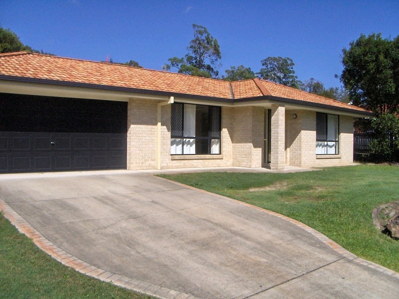 4 Applegum Street, Noosaville QLD 4566