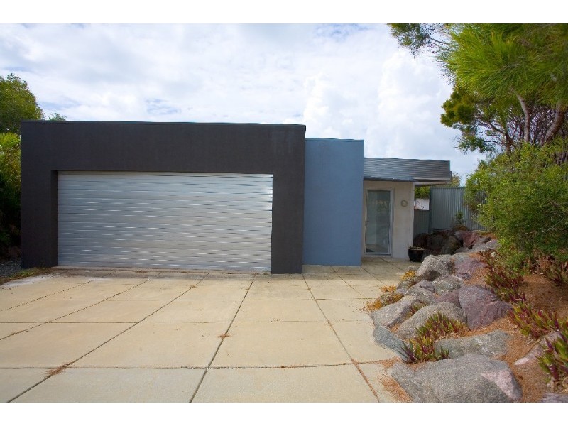 7 Rainbow Crescent, Sunrise Beach QLD 4567