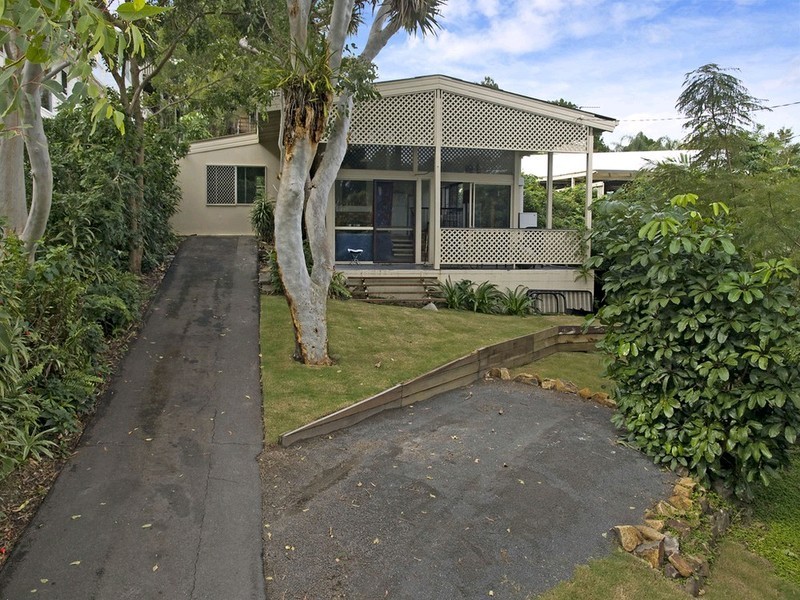18 Berrima Row, Noosa Heads QLD 4567
