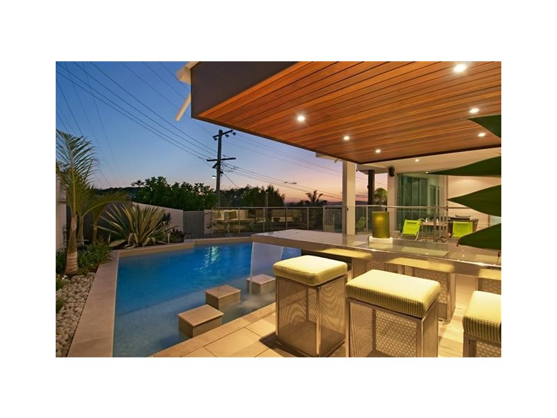 327 David Low Way, Peregian Beach QLD 4573