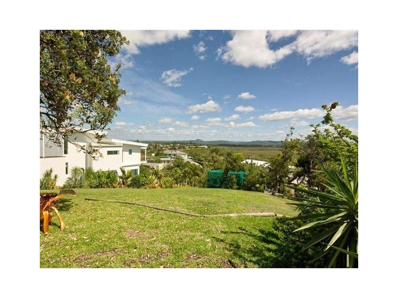 2 Currawong Crescent, Peregian Beach QLD 4573