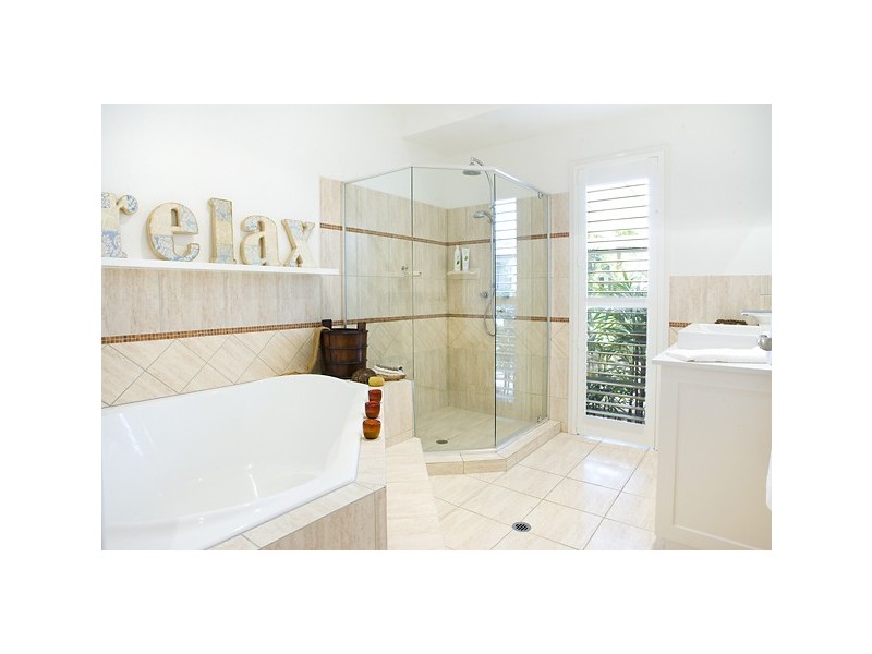 11 Habitat Place, Noosa Heads QLD 4567