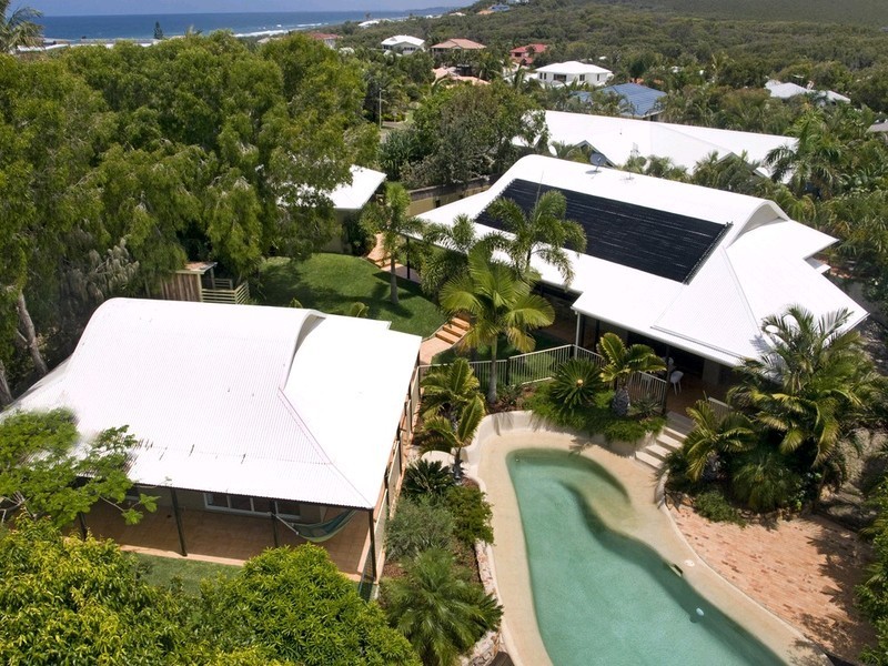 9 Daybreak Court, Castaways Beach QLD 4567