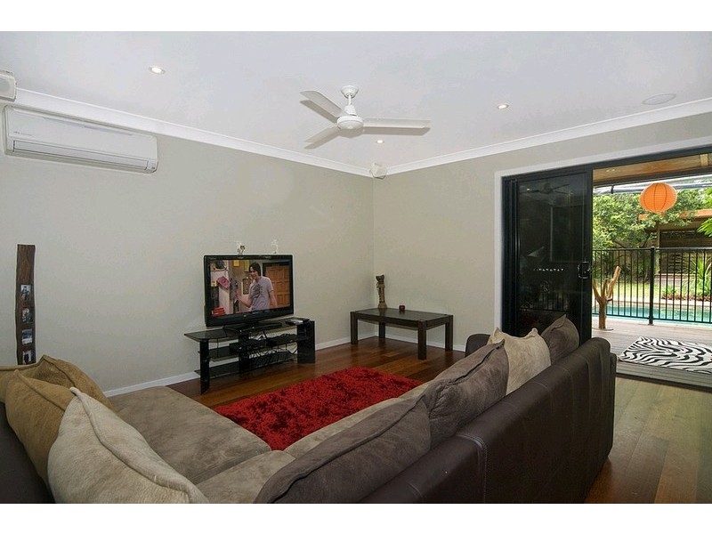 11 Wollomia Way, Sunrise Beach QLD 4567