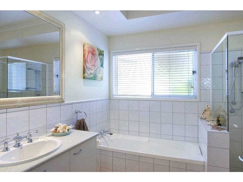 6 Wesley Court, Noosa Heads QLD 4567