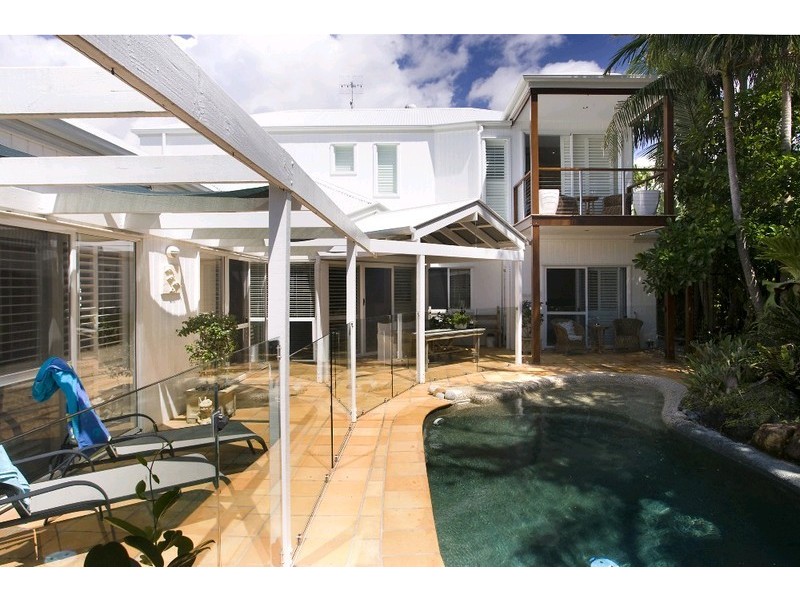 6 Wesley Court, Noosa Heads QLD 4567