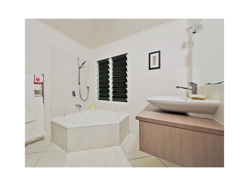 49 Allambi Terrace, Noosa Heads QLD 4567