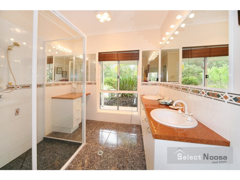 6 Illoura Place, Cooroibah QLD 4565