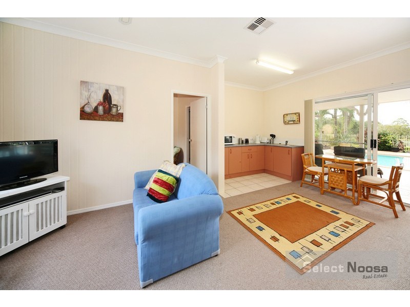 6 Illoura Place, Cooroibah QLD 4565
