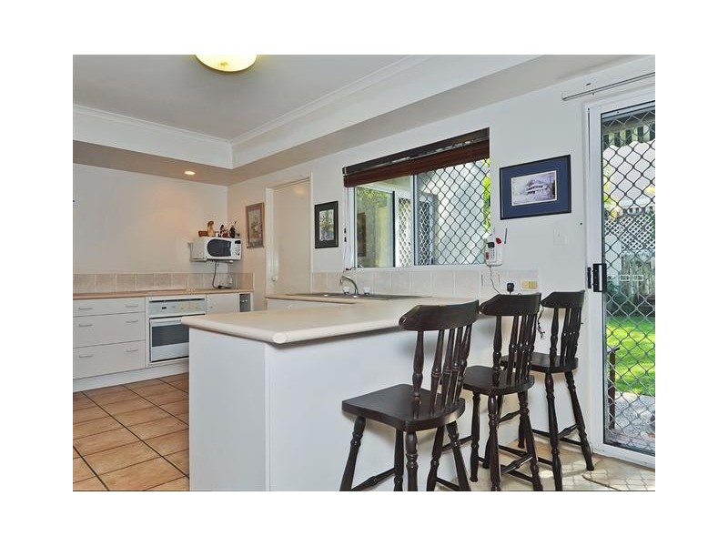 2/4 Lipton Street, Sunrise Beach QLD 4567