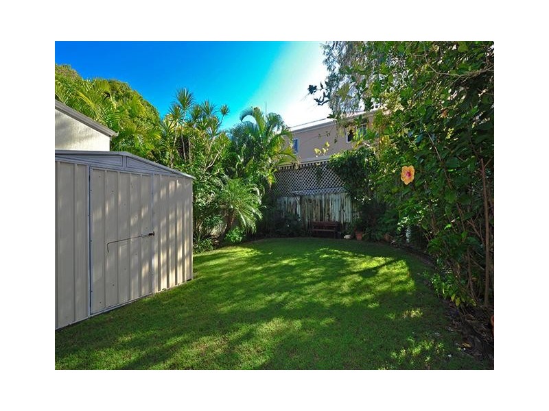 2/4 Lipton Street, Sunrise Beach QLD 4567