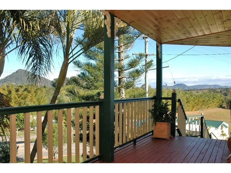 16 Hayward Road, Lake Macdonald QLD 4563