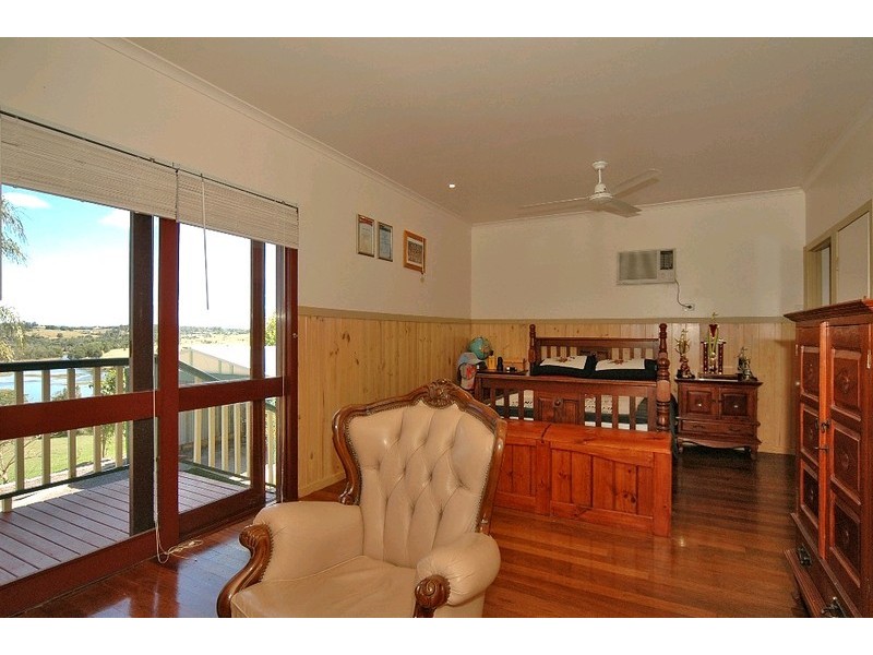 16 Hayward Road, Lake Macdonald QLD 4563