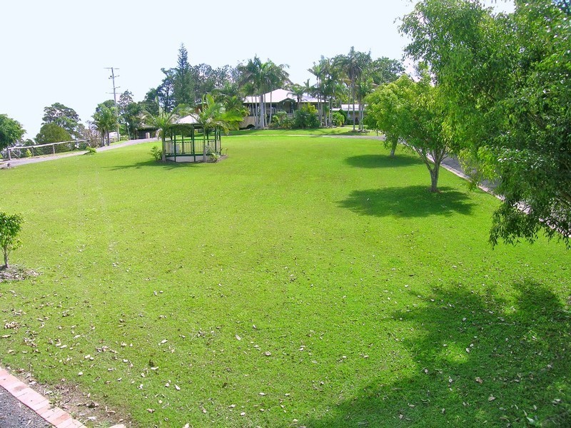 16 Hayward Road, Lake Macdonald QLD 4563