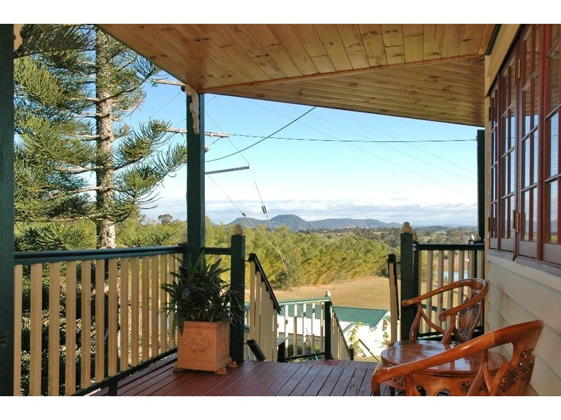 16 Hayward Road, Lake Macdonald QLD 4563